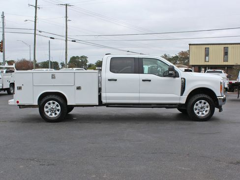 Used 2023 Ford F350 XLT w/ FX4 Off-Road Package image 7