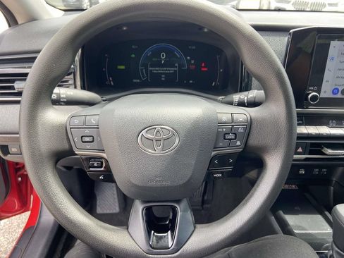 Used 2025 Toyota Camry LE FWD image 34