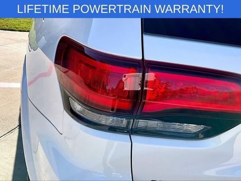 Used 2019 Jeep Grand Cherokee Altitude RWD image 40