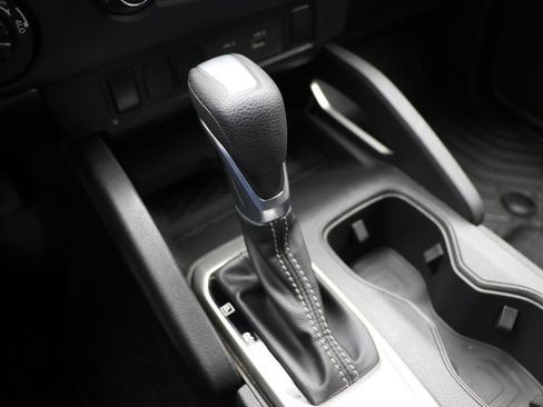 Used 2023 Nissan Frontier SV image 27