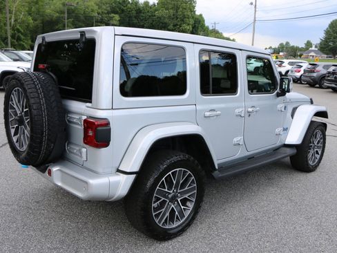 Used 2024 Jeep Wrangler High Altitude AWD/4WD image 7
