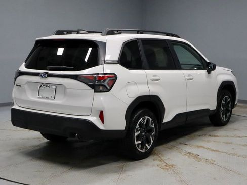 Used 2025 Subaru Forester Premium image 11
