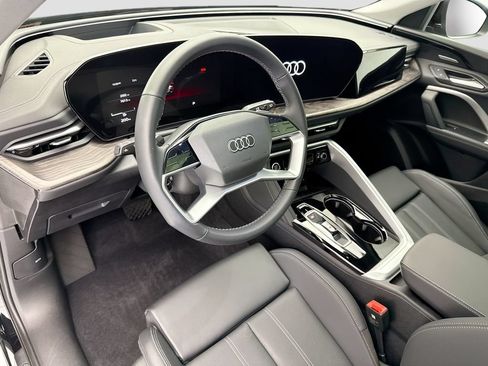 Used 2025 Audi Q5 Premium Plus AWD/4WD image 9