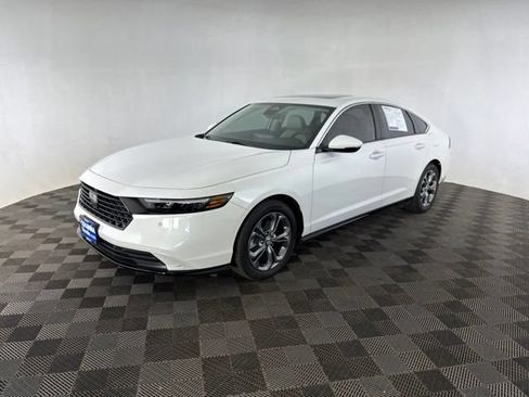Used 2025 Honda Accord EX-L image 4