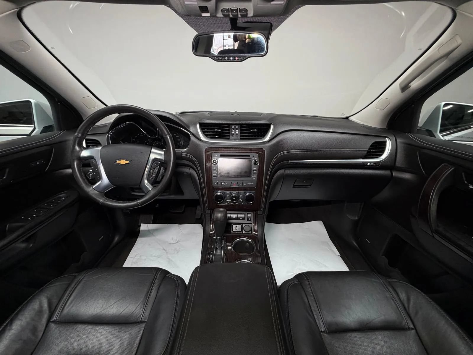 Used 2017 Chevrolet Traverse Premier FWD image 24