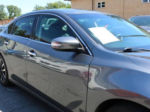 Used 2018 Nissan Altima 2.5 SL FWD image 3