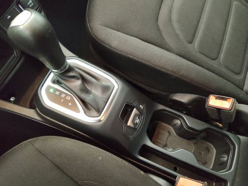 Used 2020 Jeep Renegade Latitude image 26