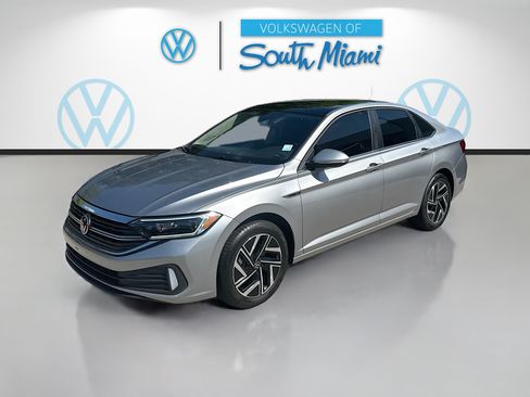 Used 2024 Volkswagen Jetta SEL FWD image 3
