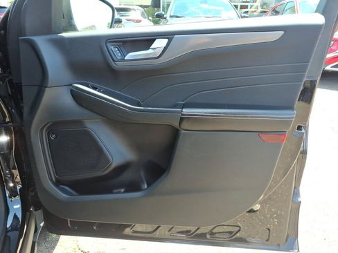 Used 2023 Ford Escape Active w/ Tech Pack #2 AWD/4WD image 32