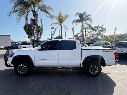 Used 2017 Toyota Tacoma TRD Off-Road w/ Tow Package (A/T) AWD/4WD image 5