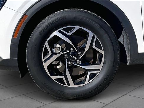 Used 2024 Kia Sportage LX image 10