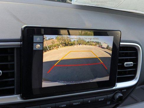 New 2025 Hyundai Venue SEL image 22