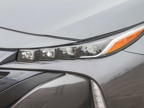 Used 2019 Toyota Prius Prime Plus image 5