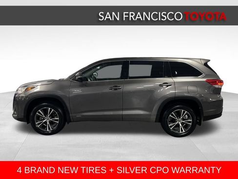 Certified 2017 Toyota Highlander LE image 2