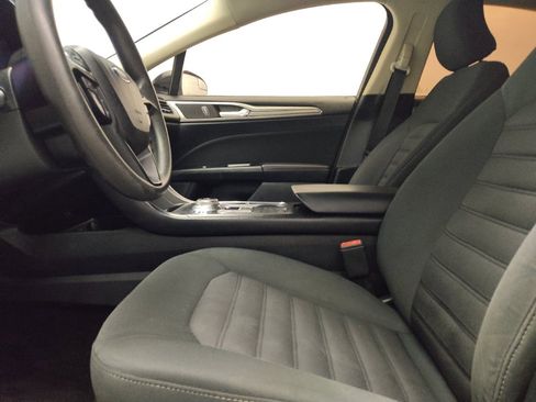 Used 2017 Ford Fusion SE FWD image 17