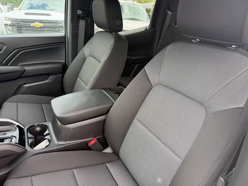 New 2025 Chevrolet Colorado W/T image 13