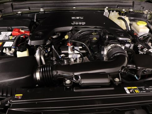 Used 2021 Jeep Wrangler Unlimited Sport image 19