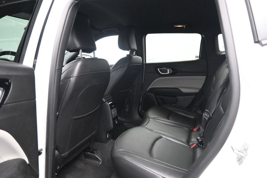 Used 2025 Jeep Compass Limited AWD/4WD image 25
