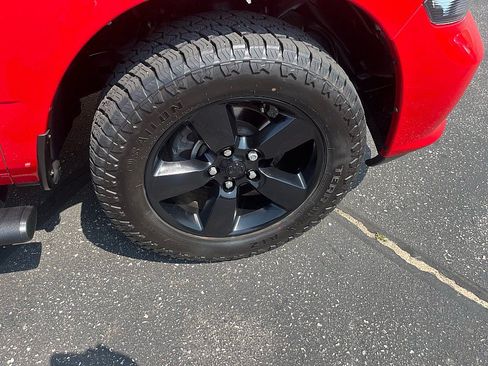 Used 2021 RAM 1500 Express w/ Wheel & Sound Group AWD/4WD image 10