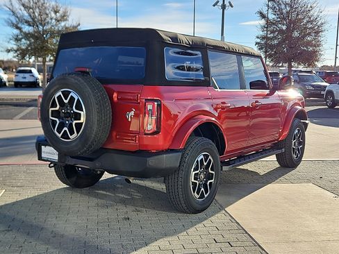 Used 2023 Ford Bronco Outer Banks image 3