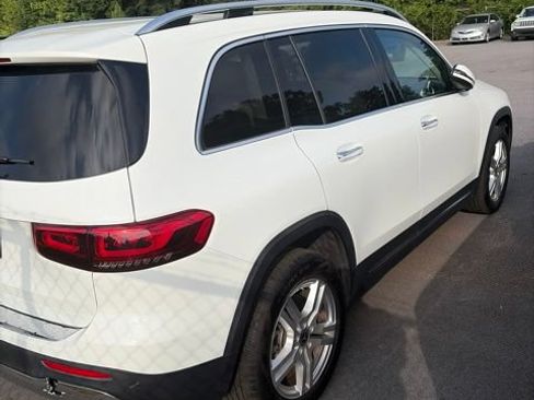 Used 2021 Mercedes-Benz GLB 250 image 3