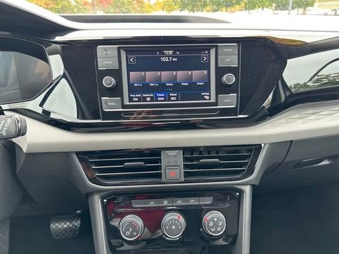 Used 2024 Volkswagen Taos S image 20