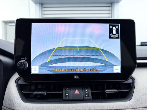 Used 2023 Toyota RAV4 XLE Premium image 6