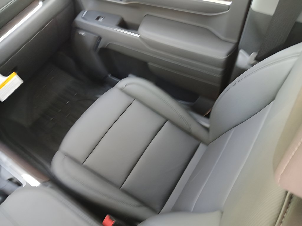 New 2026 GMC Sierra 1500 SLT w/ SLT Convenience Package RWD image 23