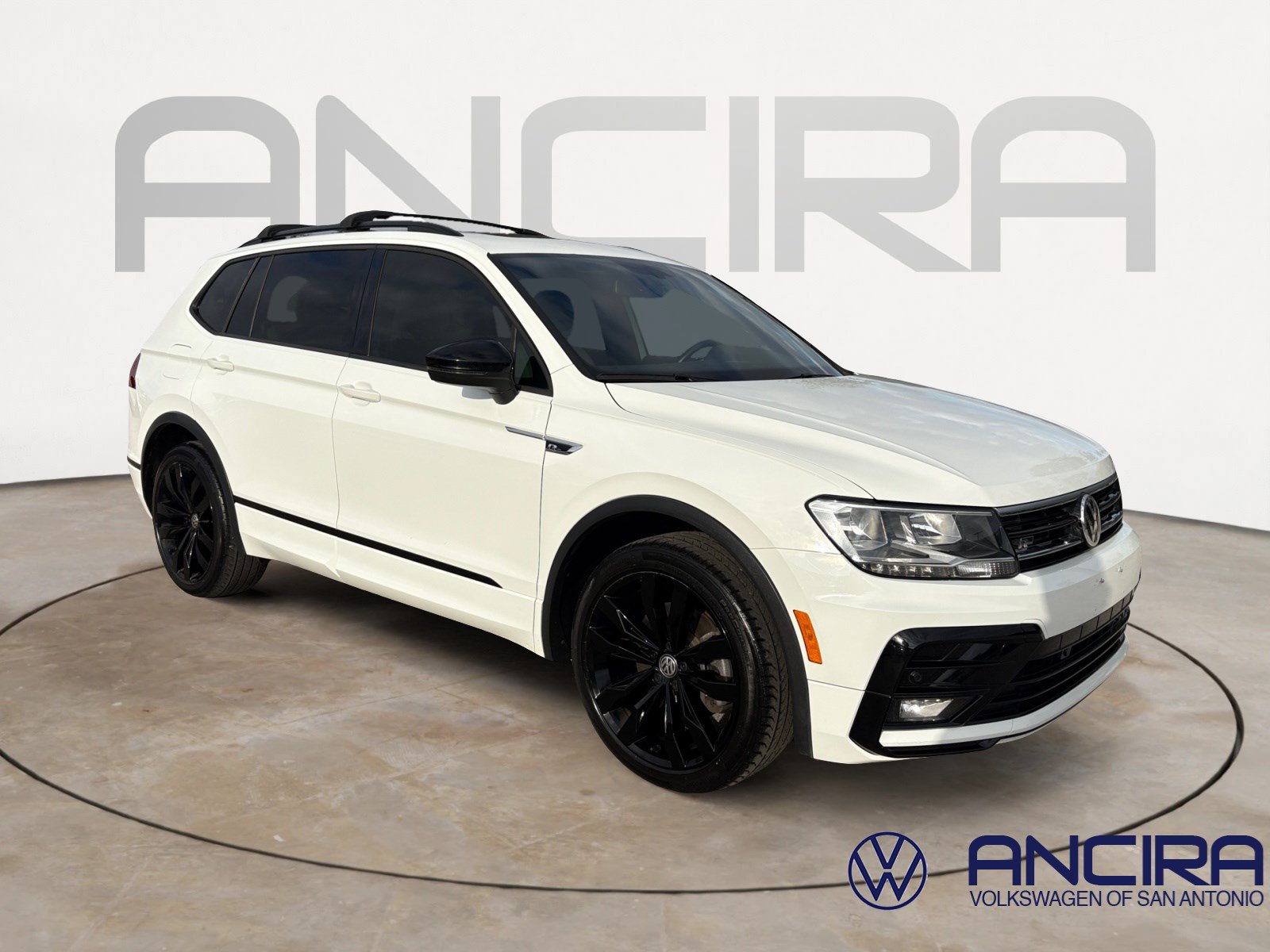 Used 2020 Volkswagen Tiguan SE R-Line FWD image 1