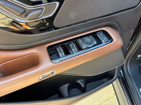 Used 2020 Lincoln Aviator Reserve w/ Elements Package Plus AWD/4WD image 13