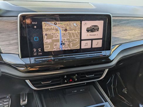 Used 2025 Volkswagen Atlas SEL Premium R-Line AWD/4WD image 22