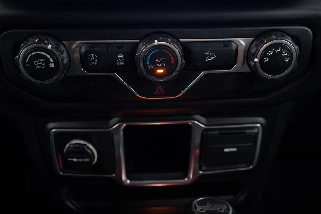 Used 2018 Jeep Wrangler Unlimited Sport AWD/4WD image 18