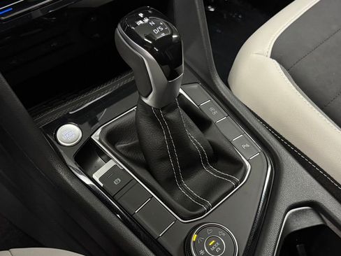 New 2025 Volkswagen Taos SE AWD/4WD image 11