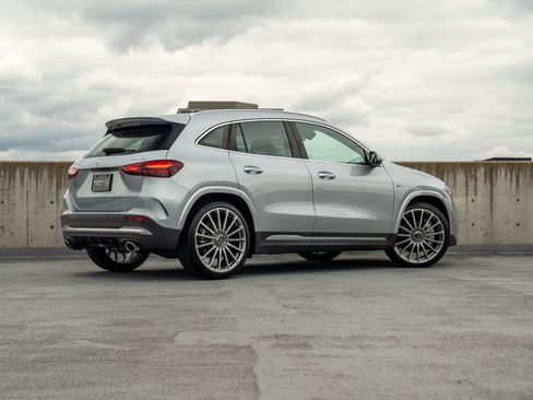 Used 2025 Mercedes-Benz GLA 35 AMG 4MATIC image 4