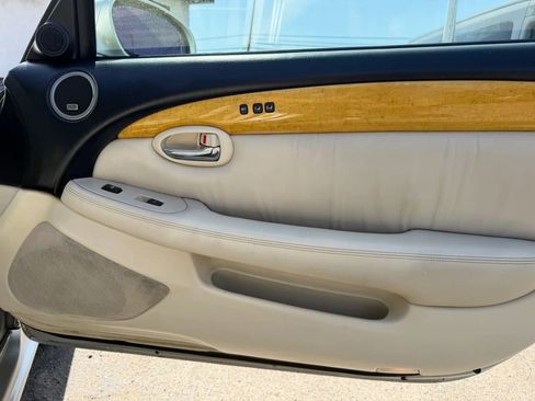 Used 2002 Lexus SC 430 Convertible image 9