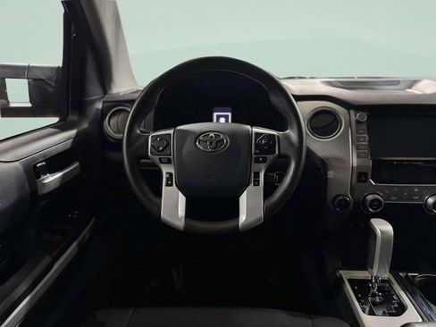 Used 2020 Toyota Tundra 4x4 CrewMax image 12