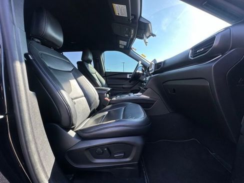 Used 2020 Ford Explorer XLT w/ Equipment Group 202A image 27