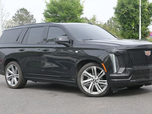 Used 2026 Cadillac Escalade Sport w/ Touring Package image 2