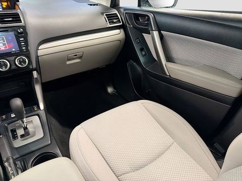 Used 2018 Subaru Forester 2.5i Premium w/ All-Weather Package image 23