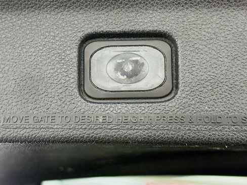 Used 2016 Ford Explorer XLT w/ Equipment Group 202A AWD/4WD image 32