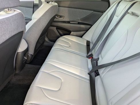 Used 2025 Hyundai Elantra Limited FWD image 28