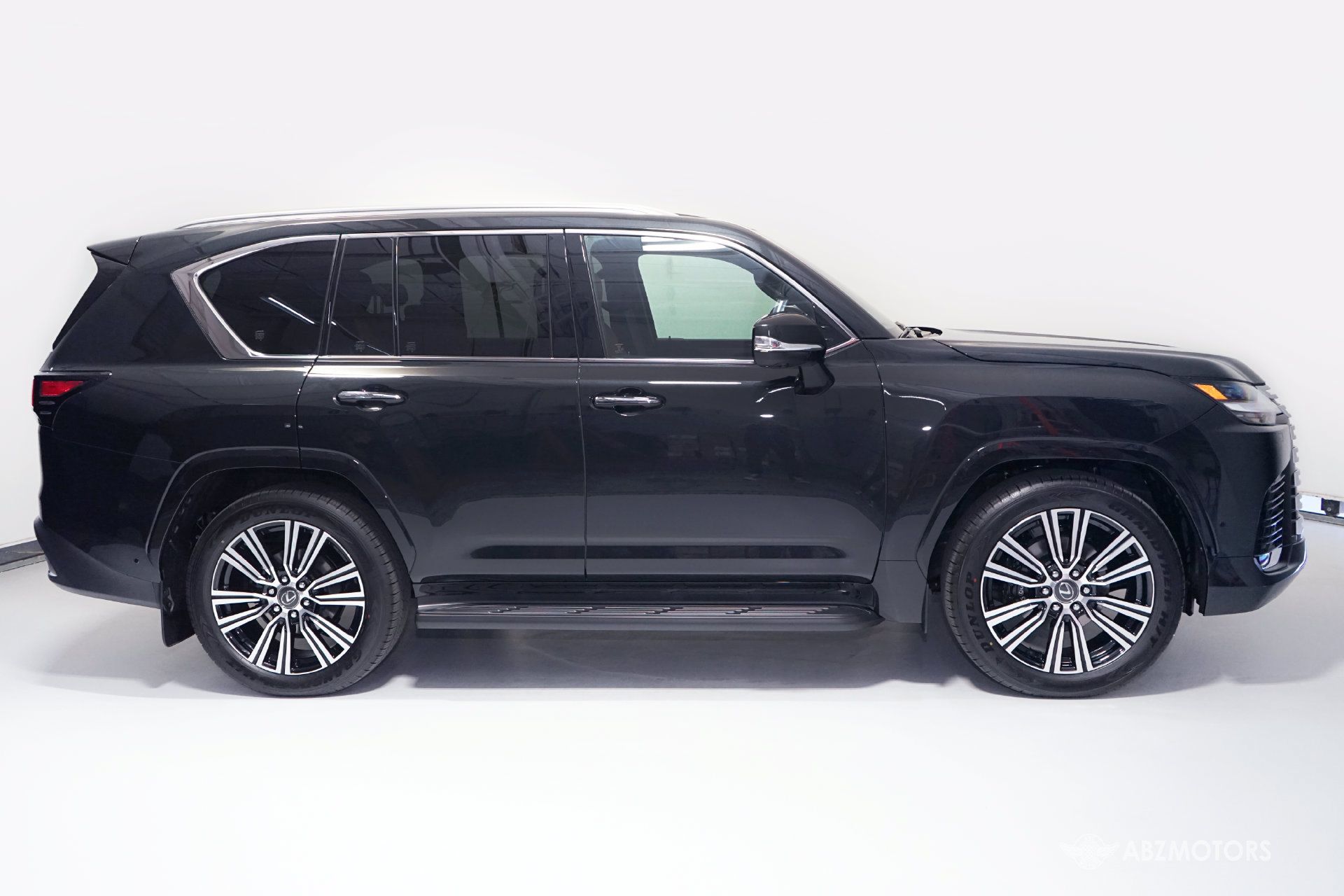 Used 2026 Lexus LX 700h Luxury AWD/4WD image 3