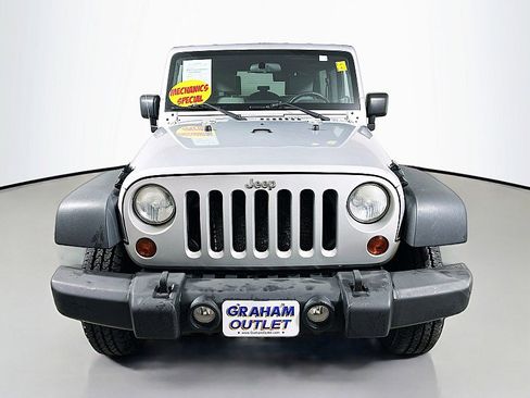 Used 2010 Jeep Wrangler Unlimited Sport AWD/4WD image 2