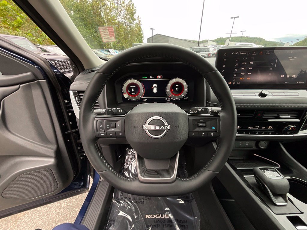 Used 2026 Nissan Rogue SL AWD/4WD image 10