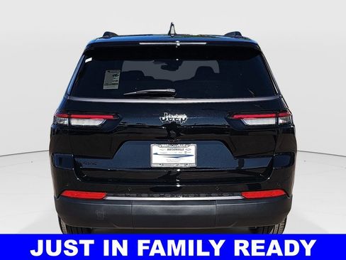 New 2026 Jeep Grand Cherokee L Limited w/ Limited Altitude Package AWD/4WD image 4
