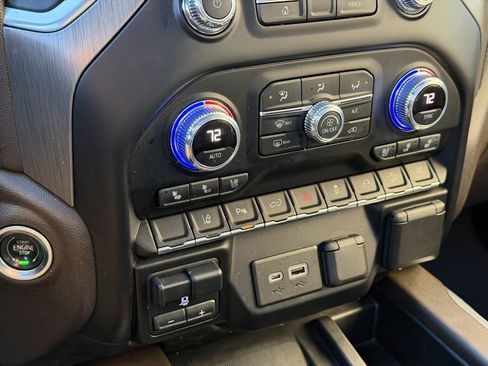 Used 2021 GMC Sierra 3500 Denali w/ Denali Ultimate Package image 13