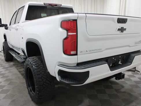 Used 2024 Chevrolet Silverado 2500 High Country w/ Technology Package AWD/4WD image 37