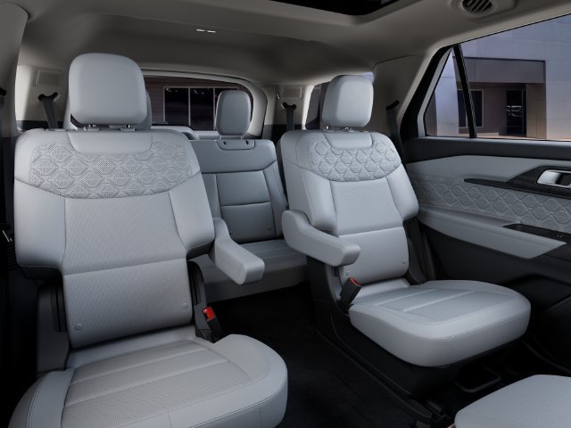 New 2027 Ford Explorer Platinum w/ 3.0L Ultimate Package AWD/4WD image 11