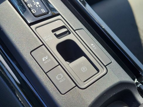 Used 2026 Toyota Prius XLE image 26