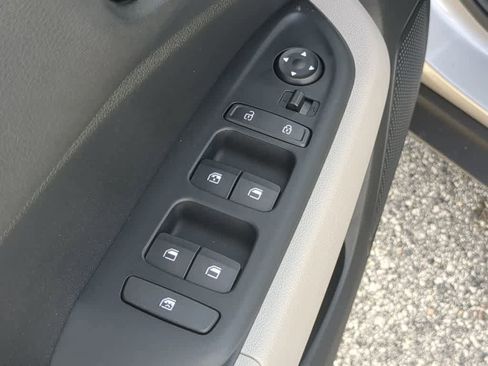 New 2026 Hyundai Venue SEL image 18